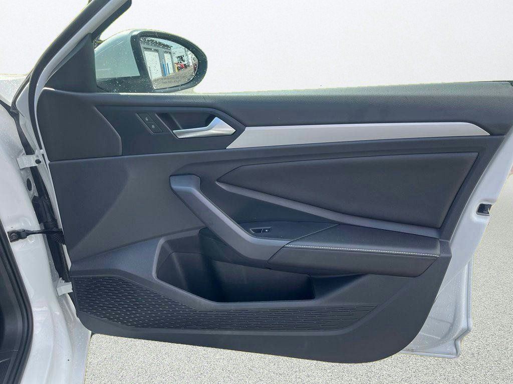 Certified 2025 Volkswagen Jetta S FWD image 13
