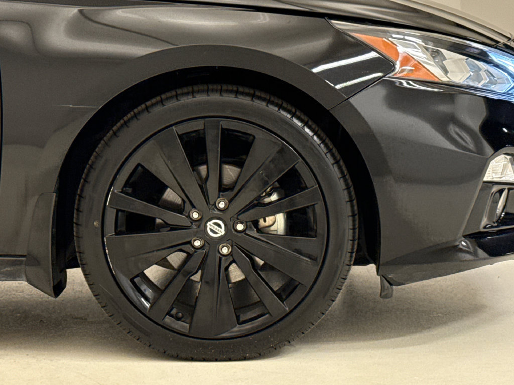Used 2022 Nissan Altima 2.5 SR w/ Midnight Edition Package FWD image 6