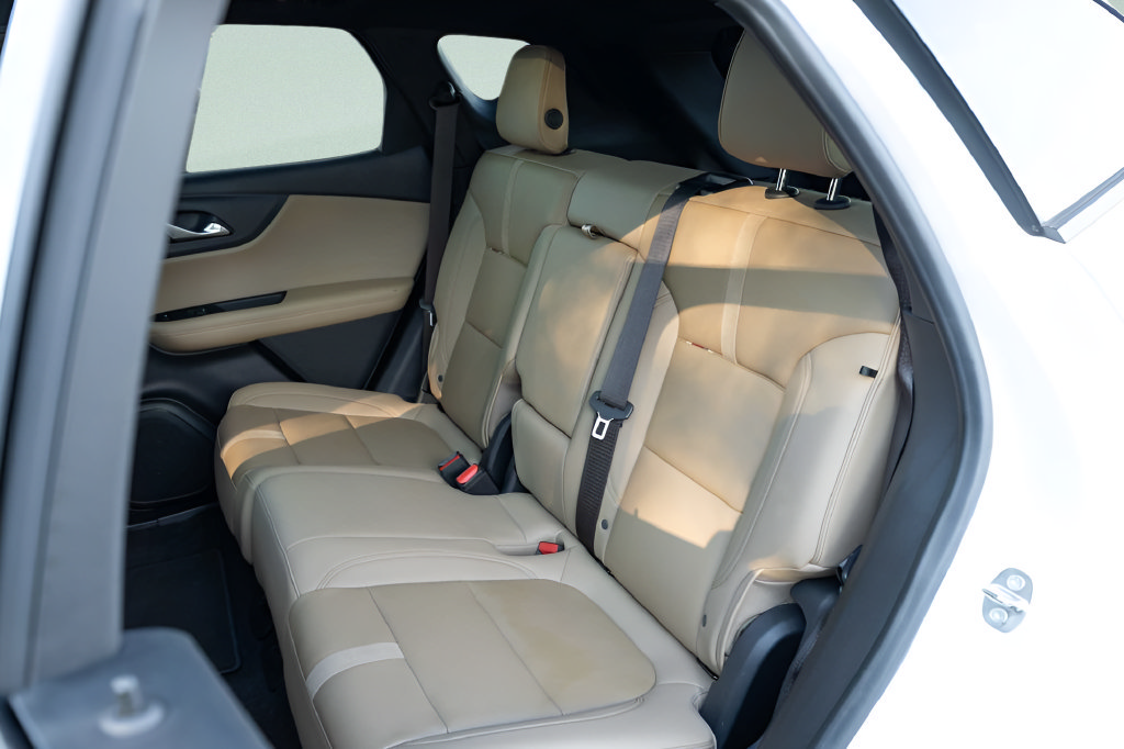 Used 2021 Chevrolet Blazer Premier w/ Driver Confidence II Package FWD image 18