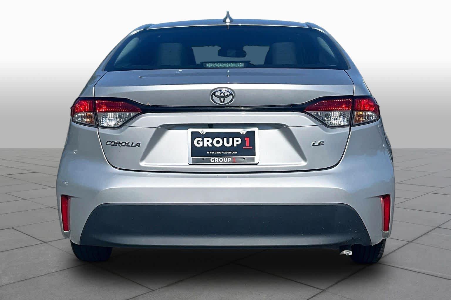 Used 2025 Toyota Corolla LE FWD image 5