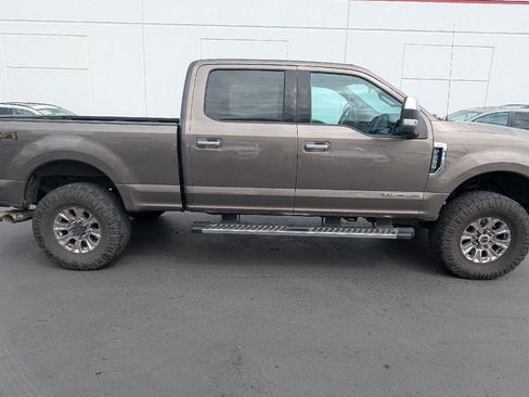 Used 2019 Ford F250 XLT w/ XLT Premium Package AWD/4WD image 6