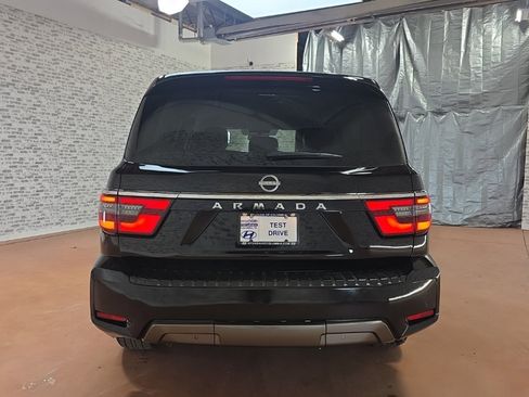Used 2024 Nissan Armada SV image 6