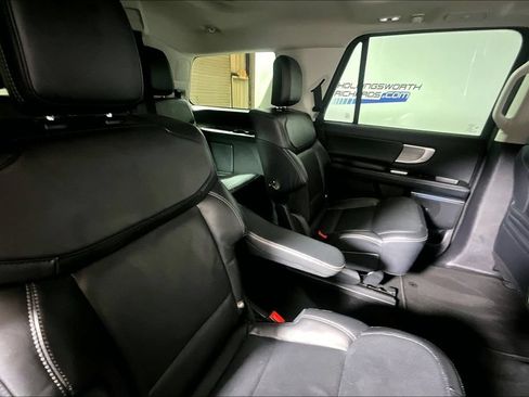 Used 2025 Ford Expedition Platinum AWD/4WD image 22
