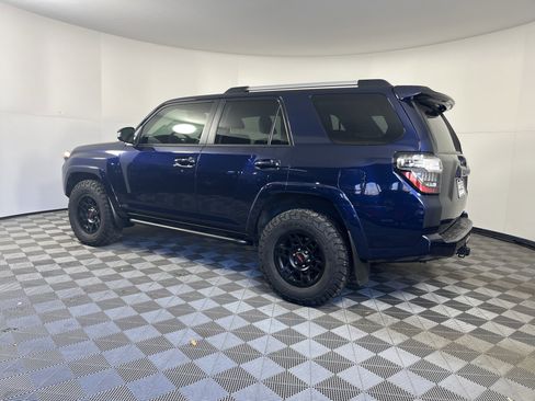 Used 2024 Toyota 4Runner SR5 Premium w/ SR5 Premium Package image 2