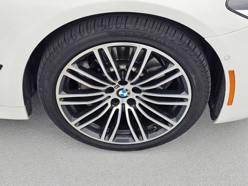 Used 2019 BMW 530e w/ M Sport Package image 9