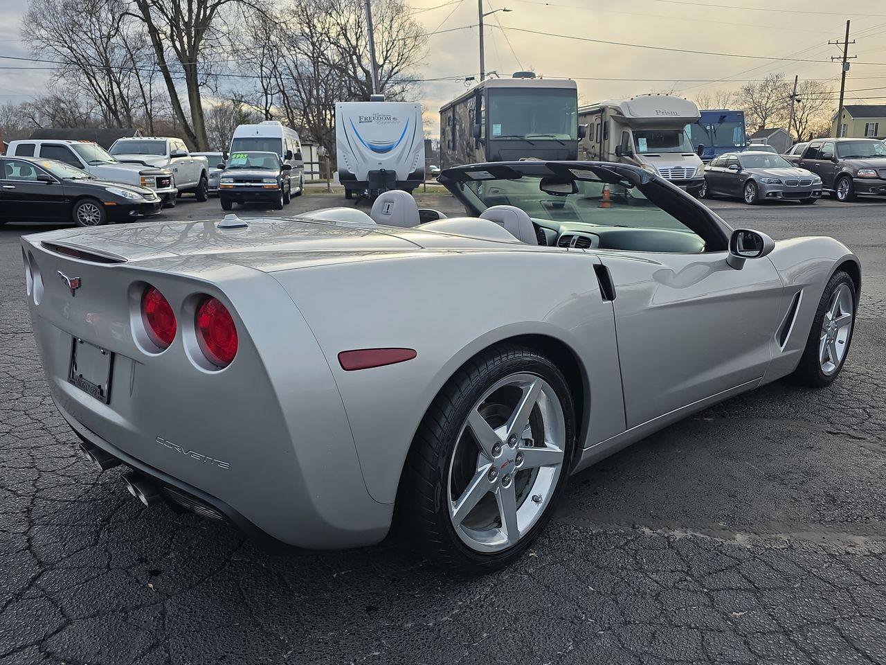 Used 2005 Chevrolet Corvette Convertible w/ Preferred Equipment Group RWD image 2