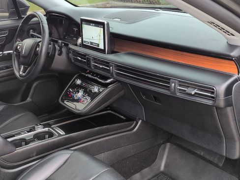 Used 2021 Lincoln Corsair Reserve w/ Elements Package image 32