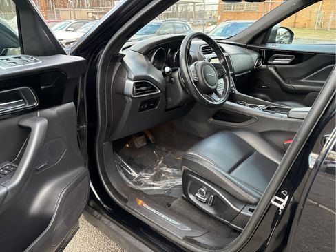 Used 2020 Jaguar F-PACE Premium image 14