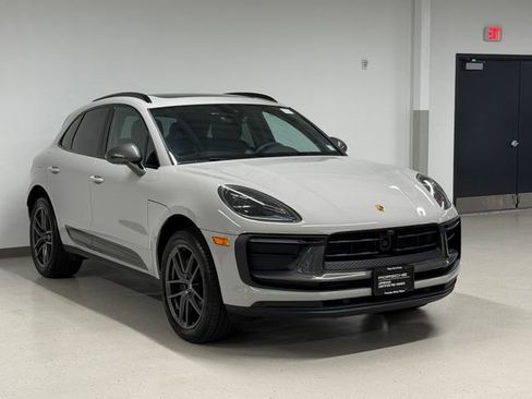 Certified 2026 Porsche Macan AWD/4WD image 7