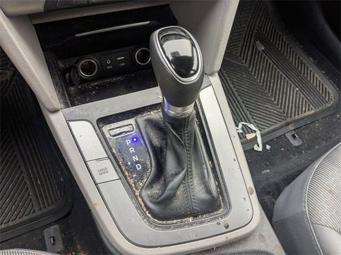 Used 2017 Hyundai Elantra SE image 26