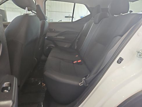 Used 2024 Nissan Kicks S image 11