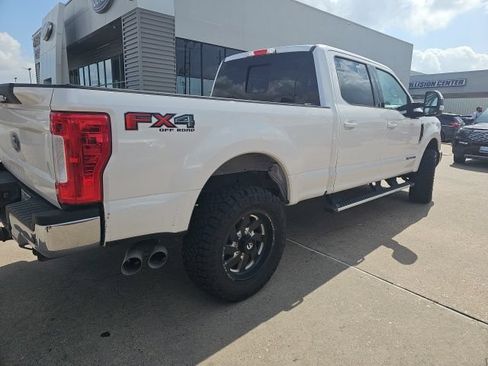 Used 2017 Ford F250 Lariat w/ Lariat Value Package AWD/4WD image 6