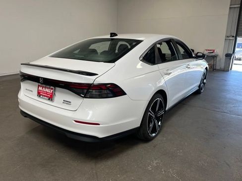 Used 2025 Honda Accord Sport image 3