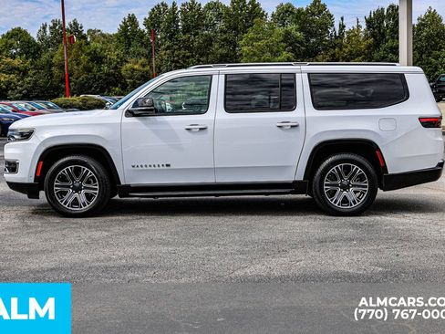 Used 2024 Jeep Wagoneer L Series II w/ Flexible Seating Group image 9