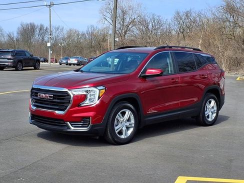 Used 2023 GMC Terrain SLE w/ Driver Convenience Package image 1