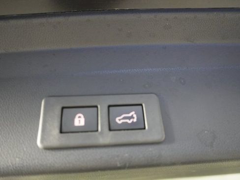 Used 2024 Subaru Ascent Premium w/ Convenience Package image 37