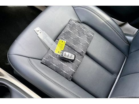Used 2024 Chrysler Pacifica Touring-L FWD image 57