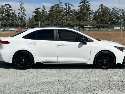Used 2022 Toyota Corolla SE w/ Carpet Mat Package (TMS) FWD image 9