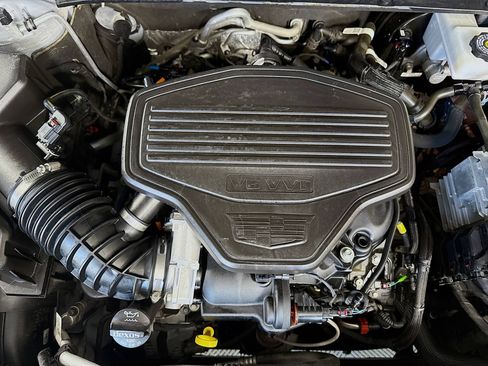 Used 2022 Cadillac XT6 Premium Luxury image 37