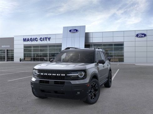 New 2025 Ford Bronco Sport Outer Banks w/ Outer Banks Tech Package+ AWD/4WD image 2