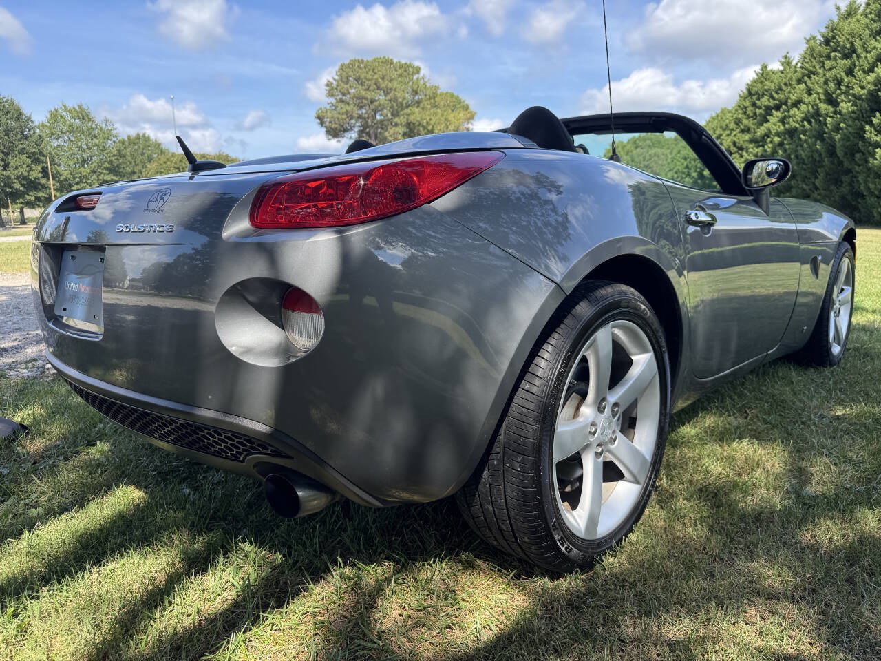 Used 2006 Pontiac Solstice Convertible w/ Power Package RWD image 13