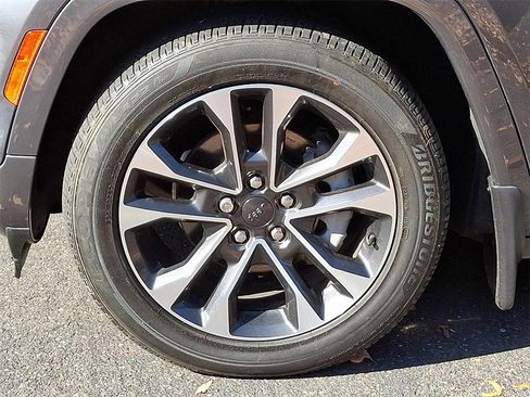 Used 2022 Jeep Grand Cherokee Overland w/ Adv Protech Group III image 8