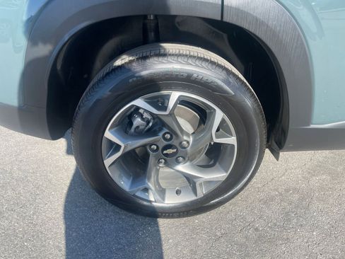 Used 2025 Chevrolet Trax LT image 30