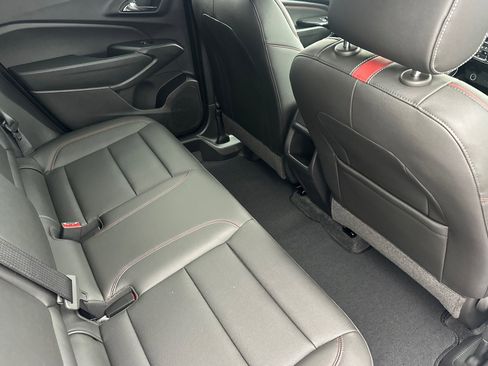 Used 2025 Chevrolet Trax RS w/ Driver Confidence Package image 18