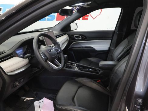 Used 2024 Jeep Compass Limited AWD/4WD image 11