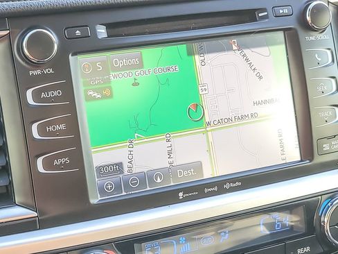 Used 2019 Toyota Highlander XLE image 14