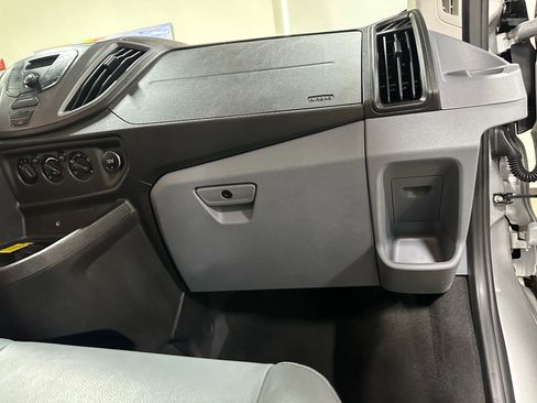 Used 2019 Ford Transit 250 148 Medium Roof image 38