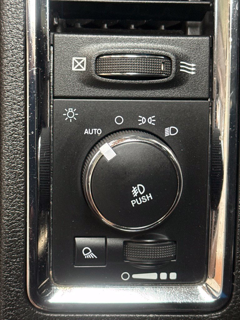 Used 2017 RAM 3500 Laramie w/ Convenience Group AWD/4WD image 22