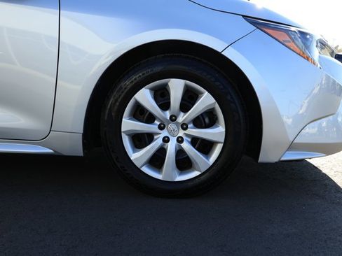 Used 2023 Toyota Corolla LE image 5