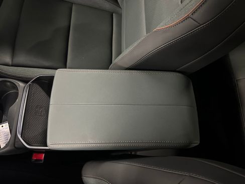 Certified 2026 GMC Terrain AT4 w/ Convenience Package III AWD/4WD image 27
