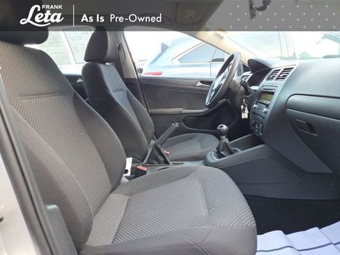 Used 2011 Volkswagen Jetta 2.0L Base image 19