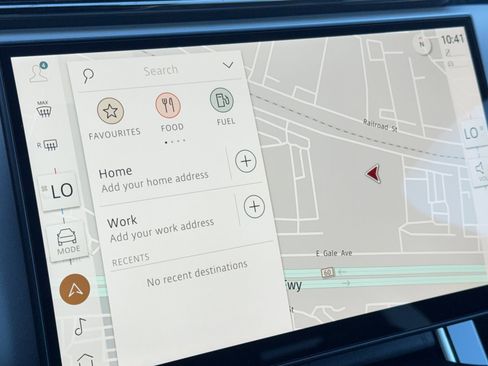 Certified 2025 Land Rover Range Rover Velar Dynamic SE image 22