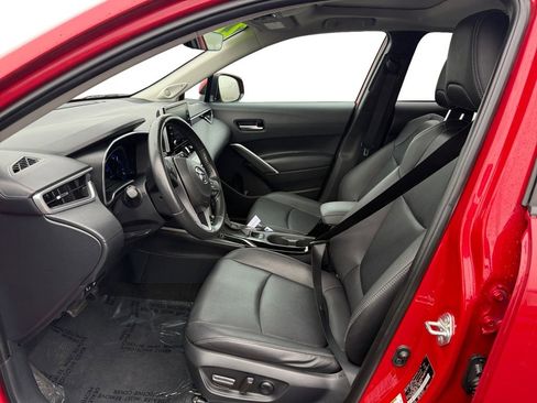 Used 2022 Toyota Corolla Cross XLE w/ Convenience Package image 10