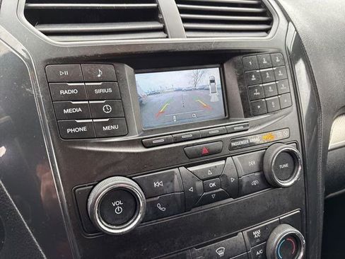 Used 2019 Ford Explorer XLT w/ Class II Trailer Tow Package image 22