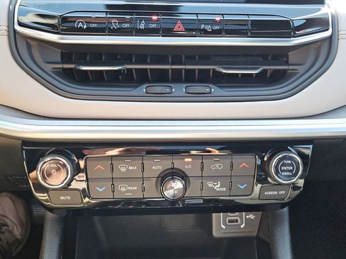 New 2026 Jeep Compass Limited image 20