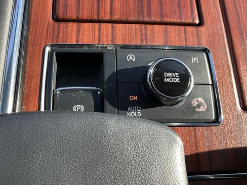 Used 2024 Lincoln Navigator L Reserve image 11