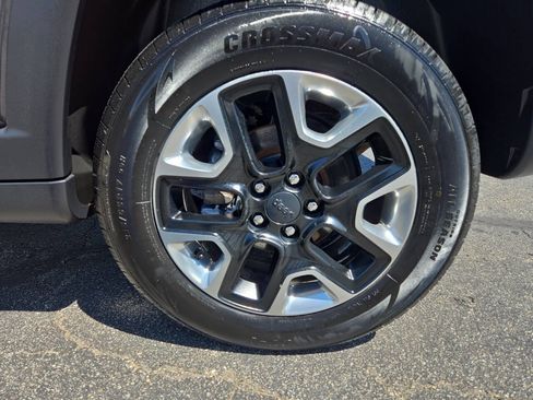Used 2018 Jeep Compass Trailhawk w/ Leather Interior Group AWD/4WD image 22
