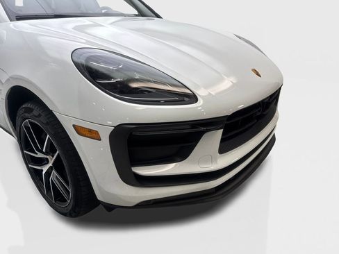 Used 2023 Porsche Macan AWD/4WD image 17