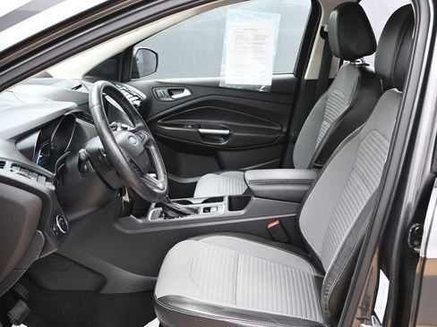 Used 2017 Ford Escape SE w/ Equipment Group 201A FWD image 18