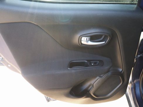 Used 2020 Jeep Renegade Sport w/ Sport Appearance Group image 33