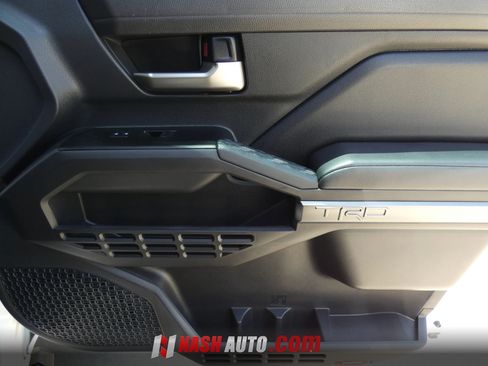 Used 2025 Toyota Tacoma TRD Sport AWD/4WD image 28