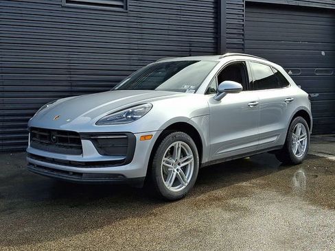 New 2025 Porsche Macan image 1