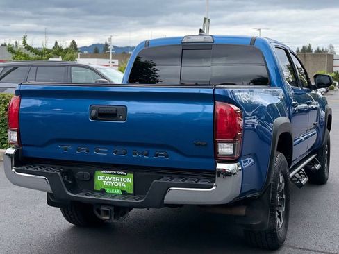 Used 2018 Toyota Tacoma TRD Off-Road AWD/4WD image 5