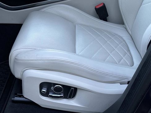 Used 2022 Jaguar F-PACE S image 21