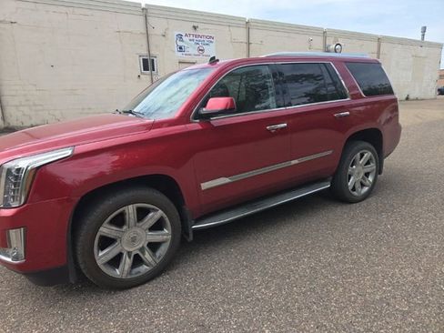 Used 2015 Cadillac Escalade Luxury AWD/4WD image 3