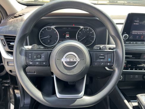 Used 2023 Nissan Rogue SV image 6
